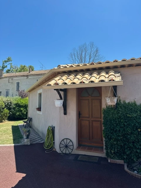 couvreur zingueur spécialisé dans la pose de gouttières en aluminium